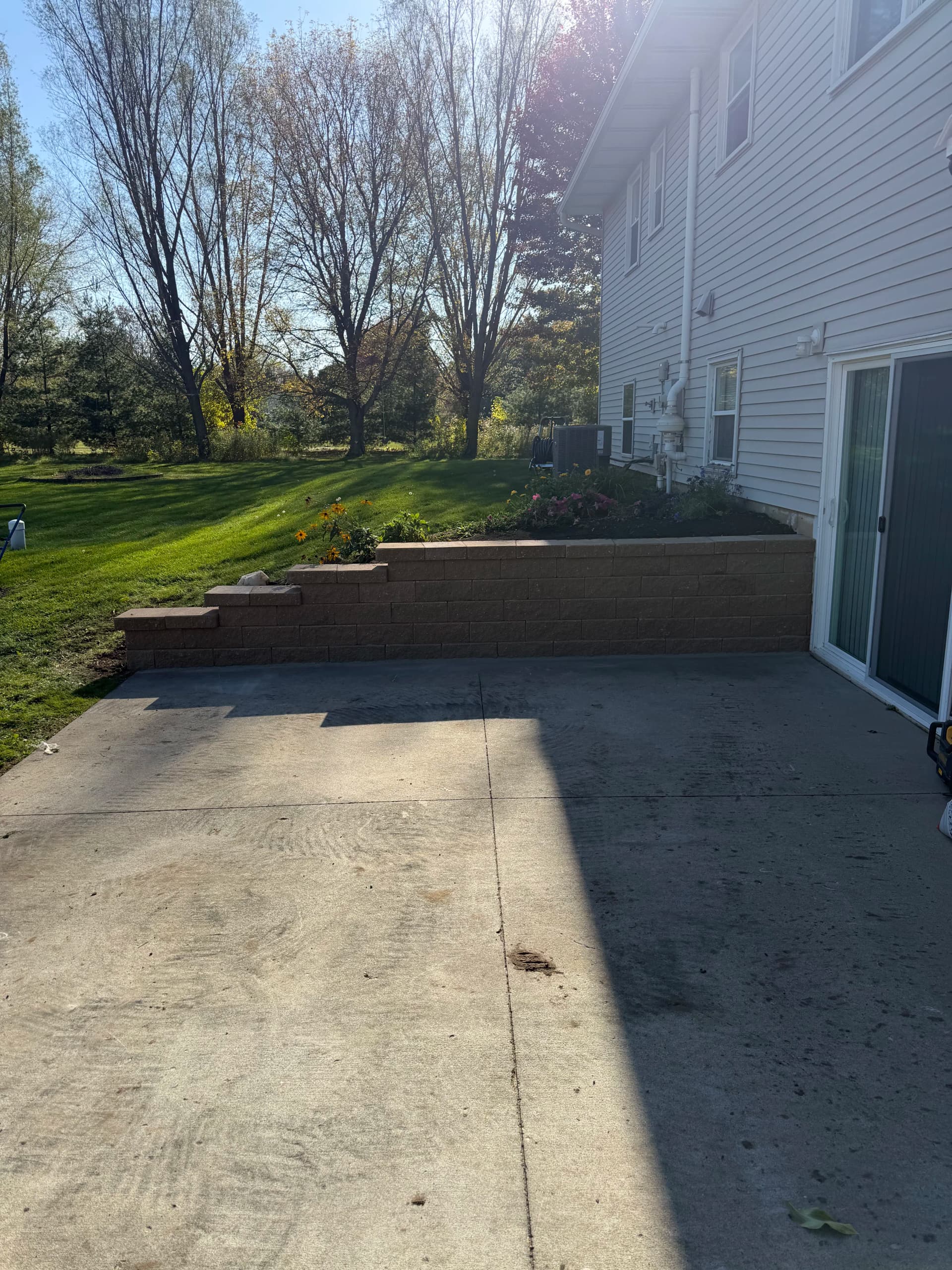 Gallery photos for Retaining Wall Rebuild Using VERSA-LOK Prairie Tan: Image #2