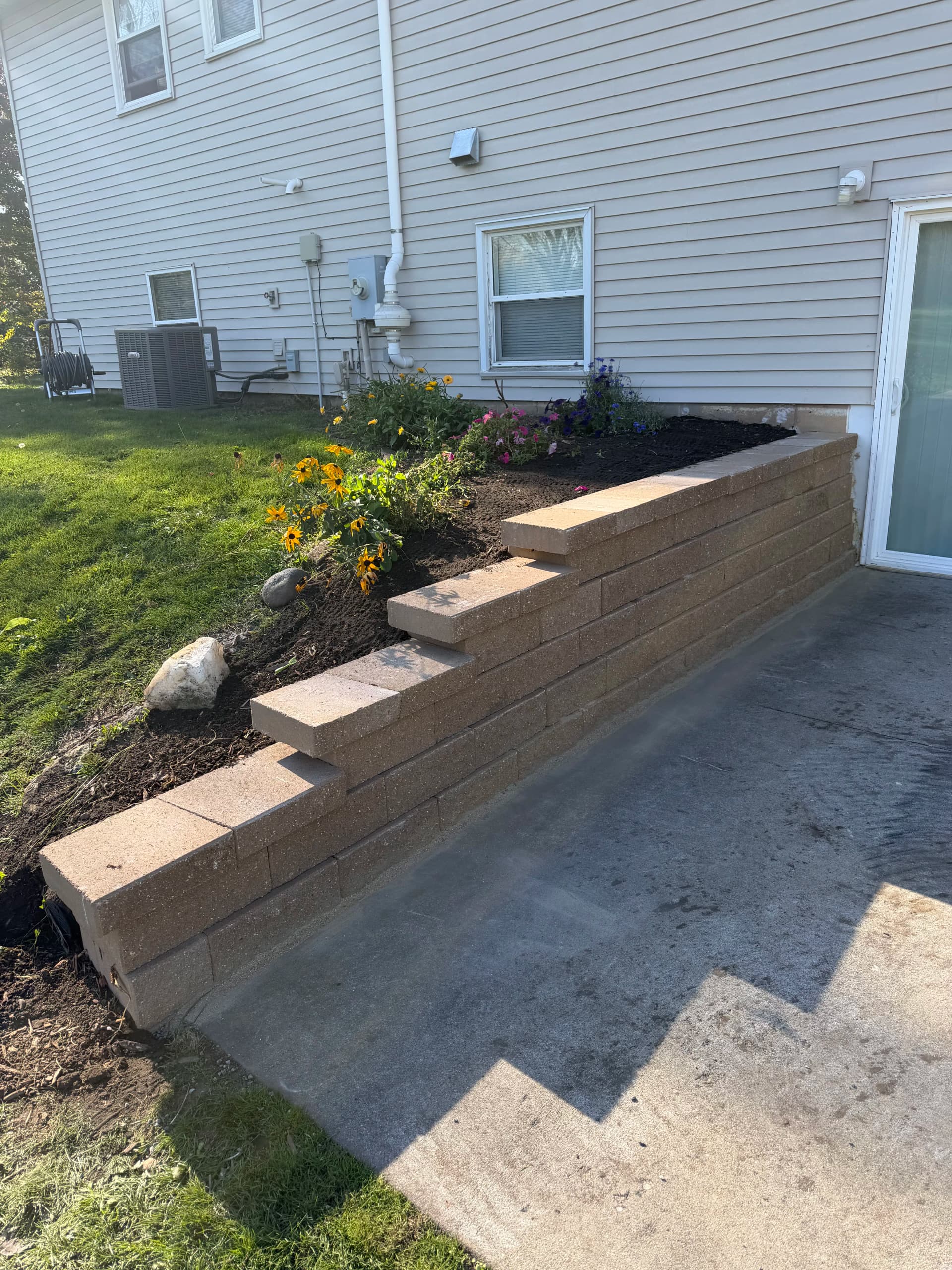 Gallery photos for Retaining Wall Rebuild Using VERSA-LOK Prairie Tan: Image #1